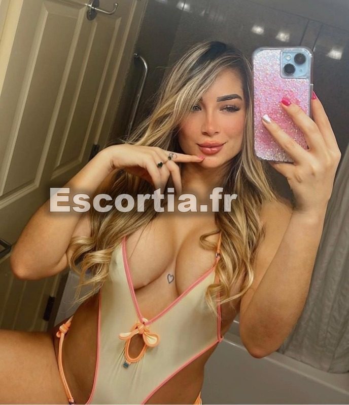 Camila 75 escort Paris