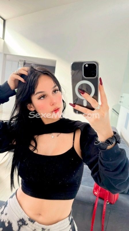 Naura escort Propriano