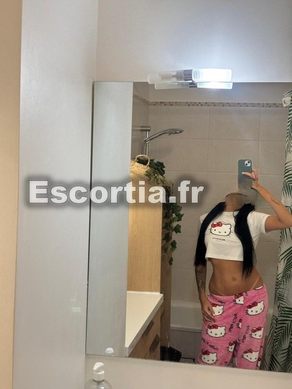 Bela GFE photo 4