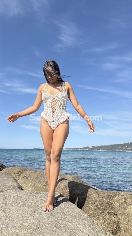 Iza sexyy escort Calvi
