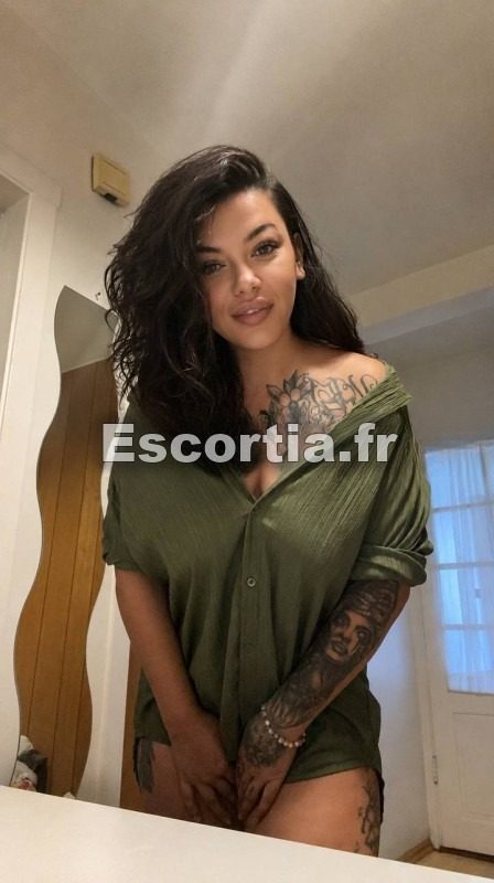 Pryscile hot photo 3