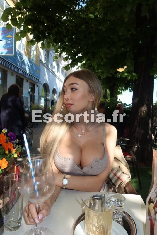 Inaya reel show cam escort Dunkerque