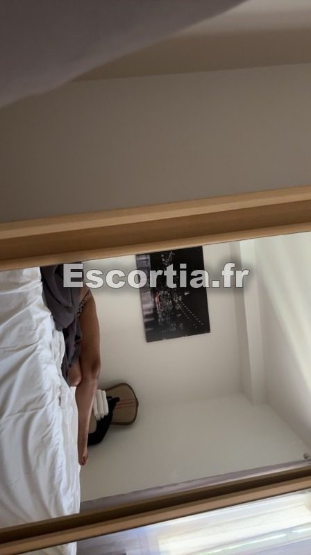Domina009 escort Marseille 08