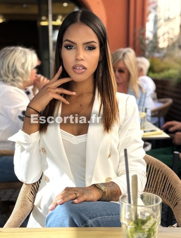 BelleDenize escort Roanne