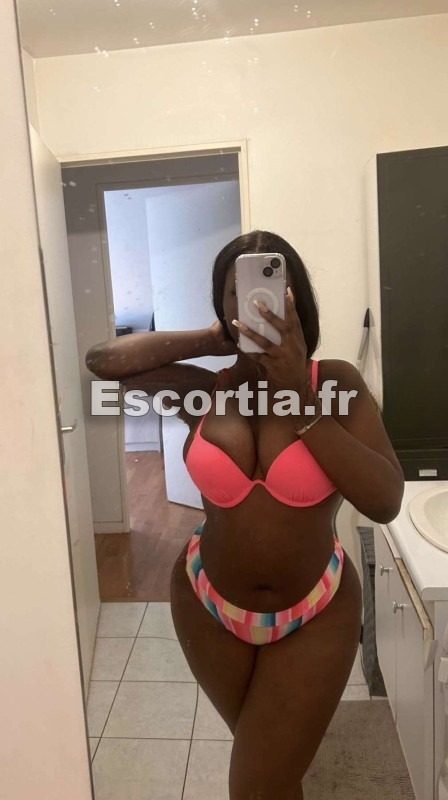 Kayli 28 escort Cergy