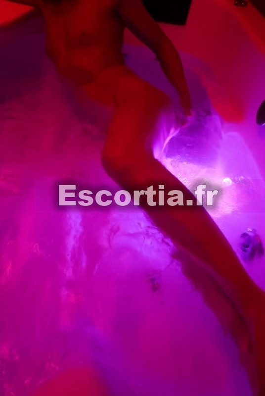 doudouu64 escort Nevers