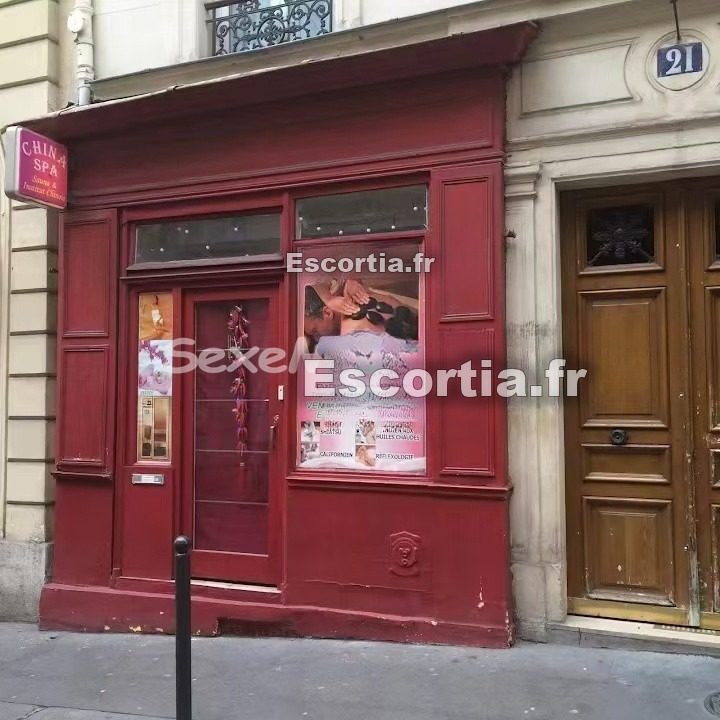 Zhouping escort Paris