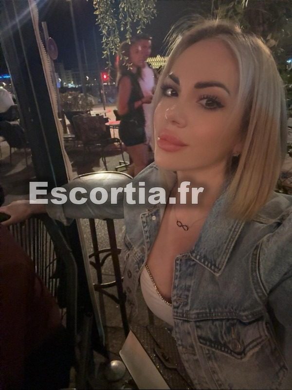 Rebecca 28 escort Marseille
