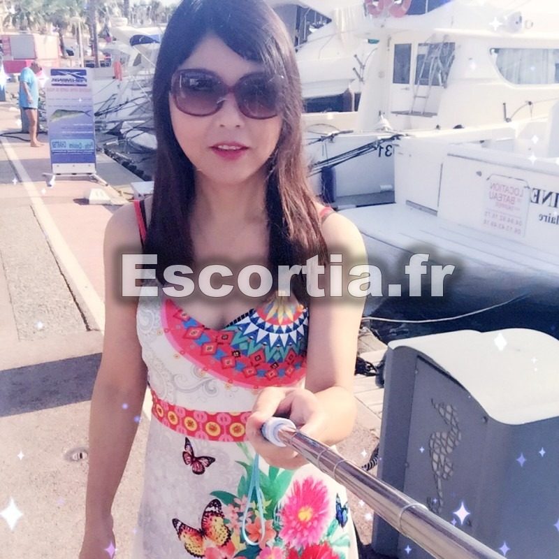 sarah escort Annemasse