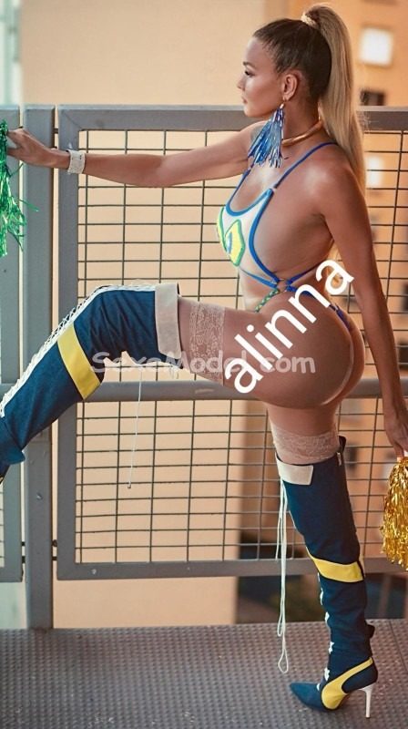 Alinna escort Paris