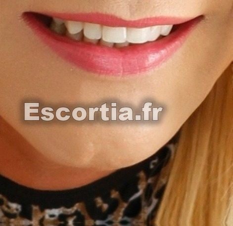 SABRINA BLONDE photo 2