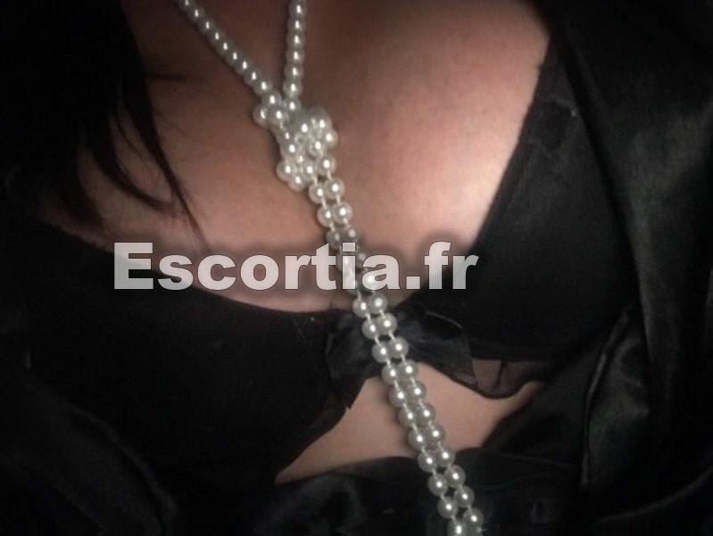 CarlaFrancaisemature photo 2