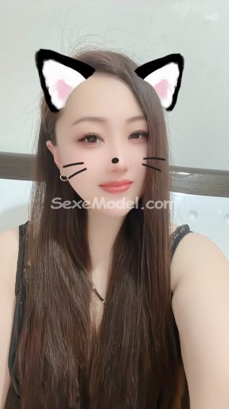 FangFang photo 3