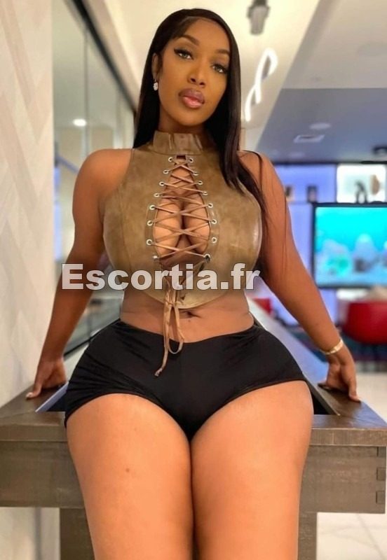 Ashi escort Paris