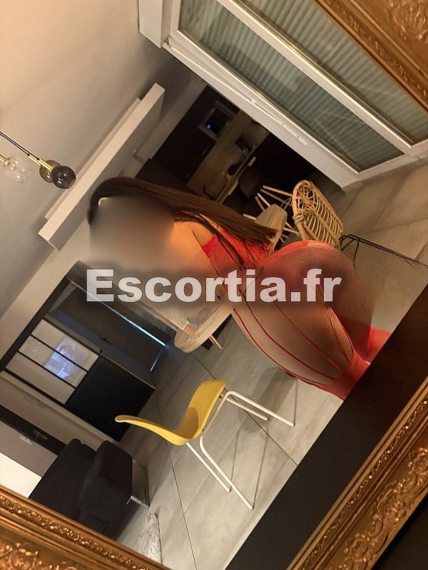 FR-LilyaPvris escort Grenoble