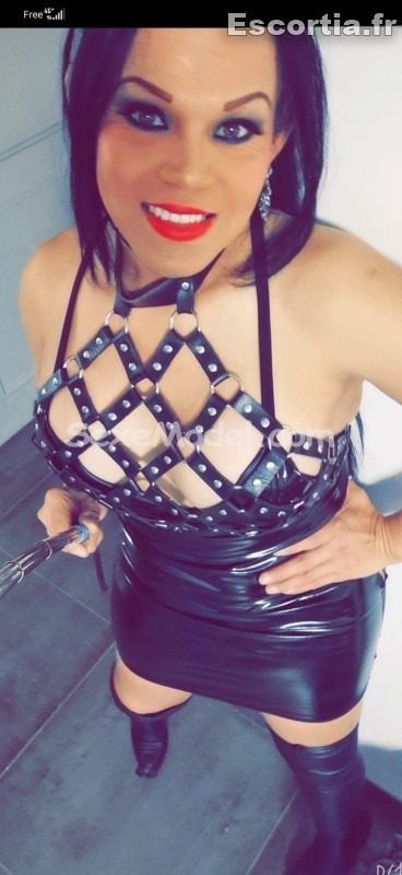TRANSEXUALLE ASNIERES SUR SEINE photo 2