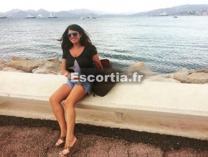 GEENA LUXURY photo 4