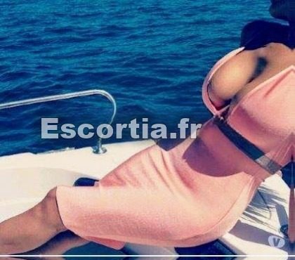 Francaise BELLE Divine  Mature photo 2