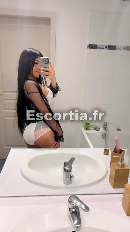 DeboraTrans photo 3