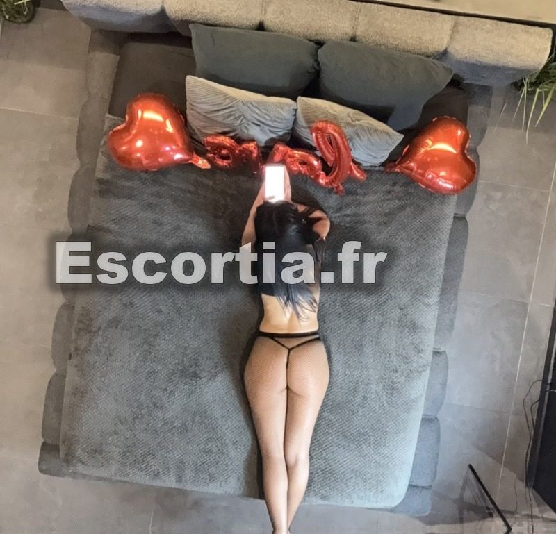 Dounia nymphette de luxe photo 3
