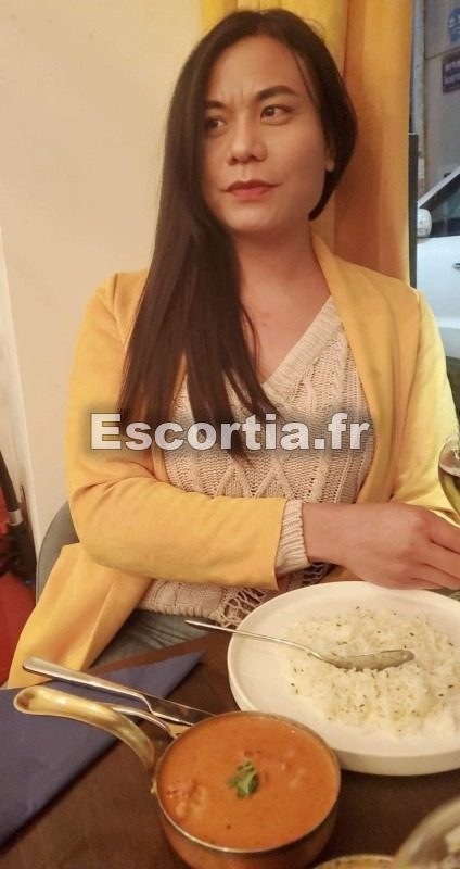NadineTrans escort Paris