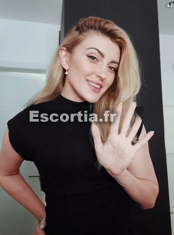 Bella GFE photo 2