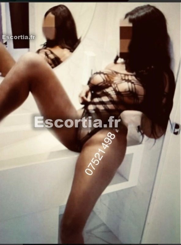 Cecillia photo 2