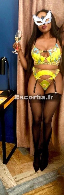 chanelle photo 4