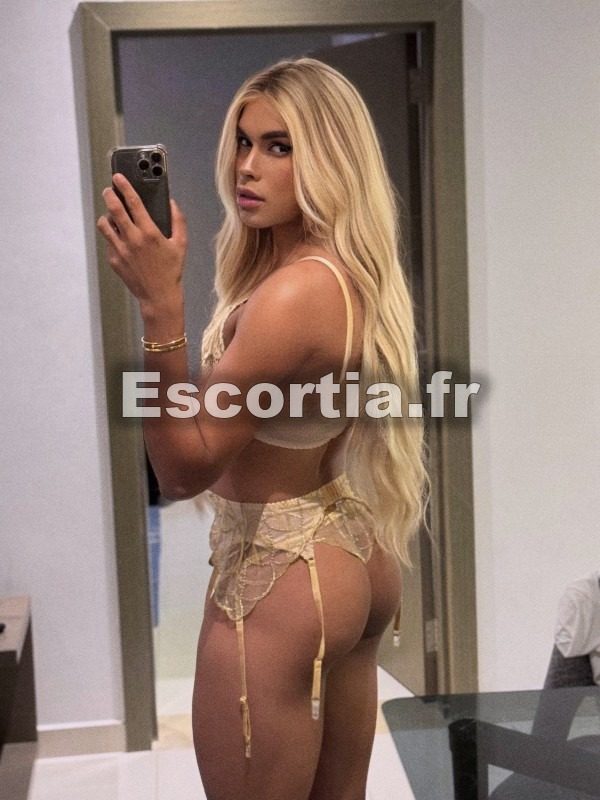 LOLLA GROSSE BITE escort Paris