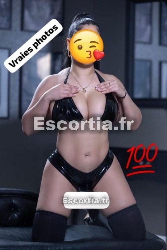 Leticia sexy photo 3