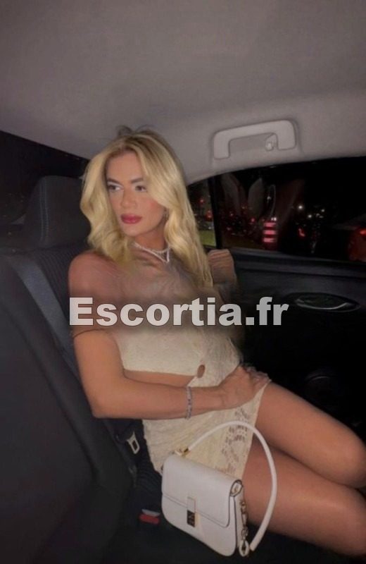 Duda Jolie Trans photo 4