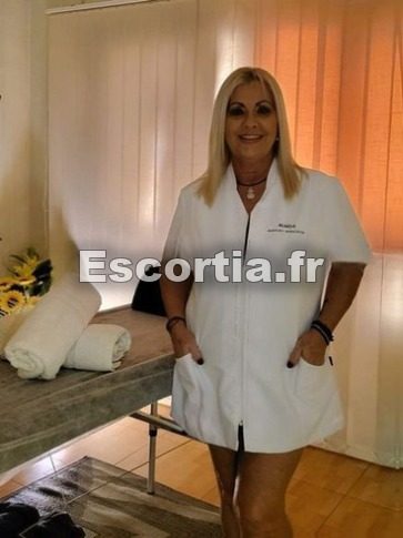 MASSAGE BODY BODY escort Fréjus