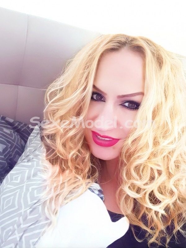 TRANSEXUAL  SARA photo 5