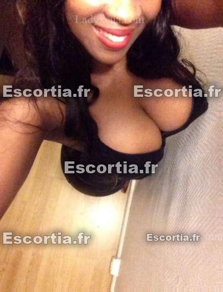 Ameliablack escort Aix en Provence