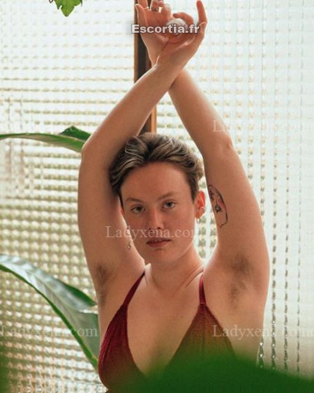 Ashsatine escort Paris