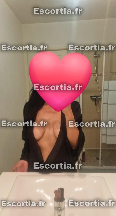 Assialov escort Paris 6eme