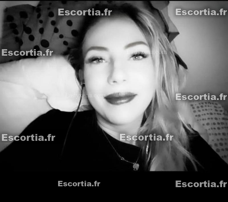 Camille1903 photo 4
