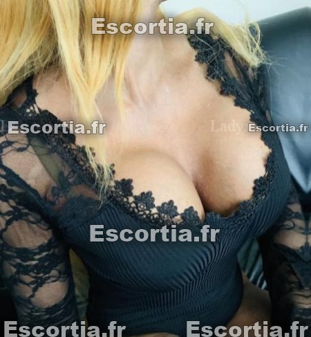 Clara10 photo 3