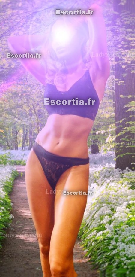 Eleanore Luxe escort Paris 17eme