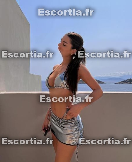 Emilyparis photo 4
