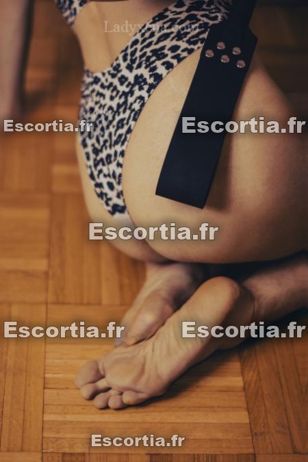 Esther V Hampe photo 3