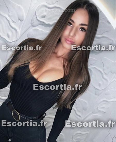 Honey escort Paris 16eme