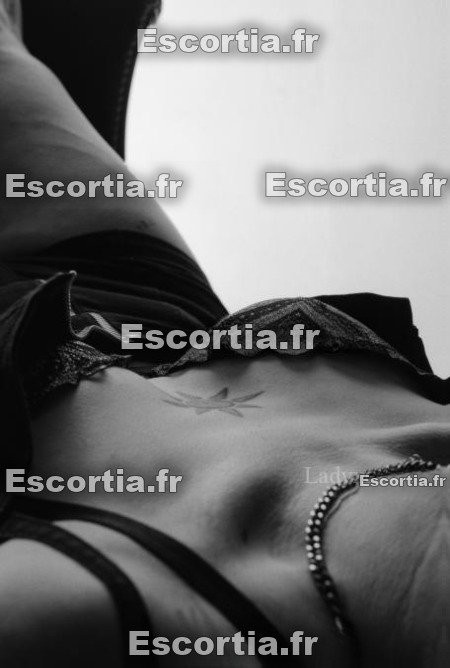Juno Love escort Lille