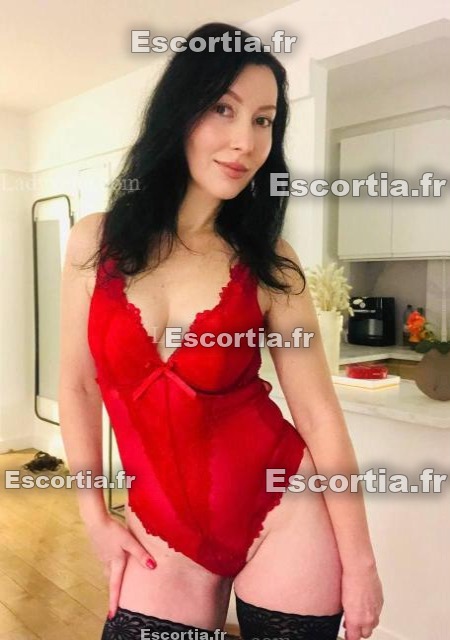 Lily Gfe escort Paris 8eme