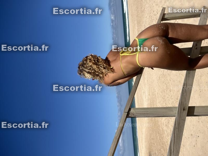 Luuune escort Paris 10eme