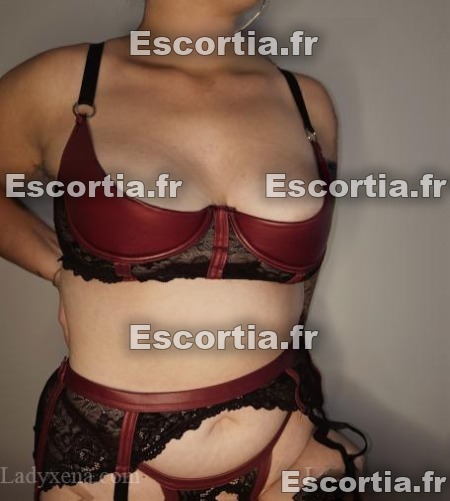 Mandy 33 photo 3