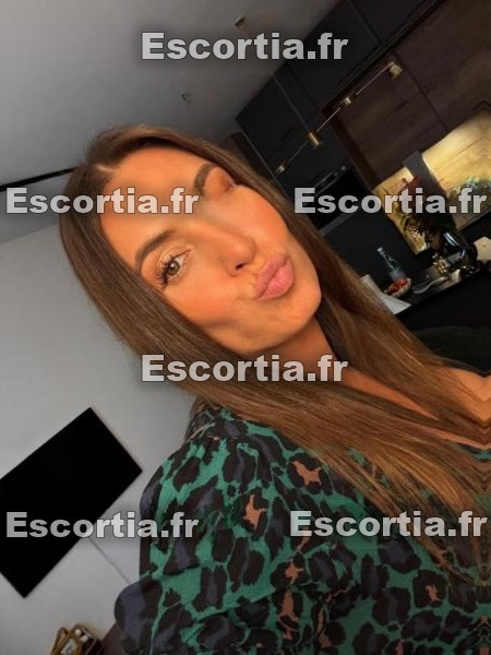 Melania777 photo 2