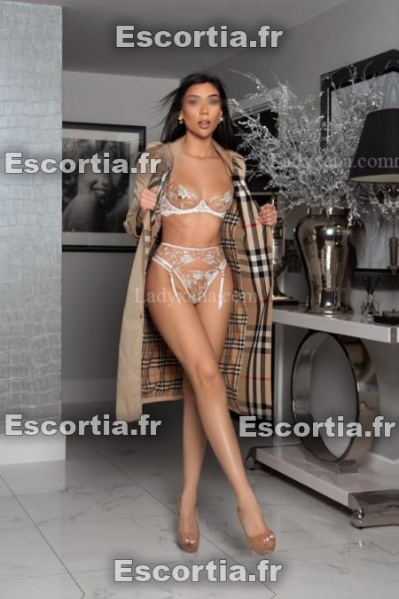 Milla Luxure photo 2