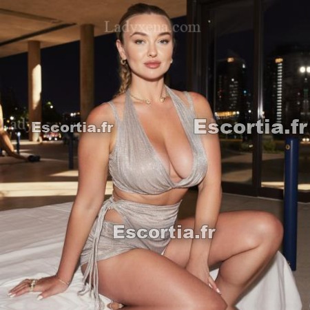 Mira Paris photo 2