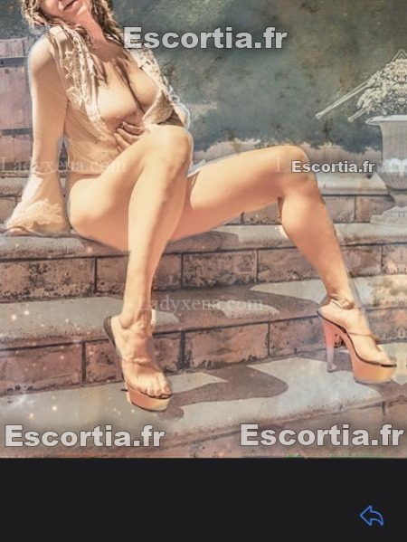 Samantha photo 5